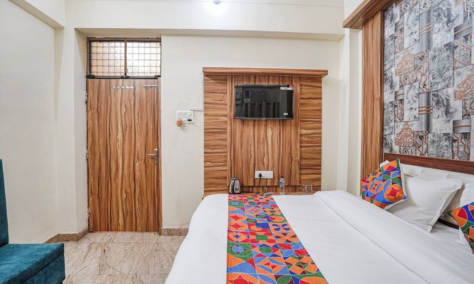Naini Hotel | Fabhotel Triweni Palace