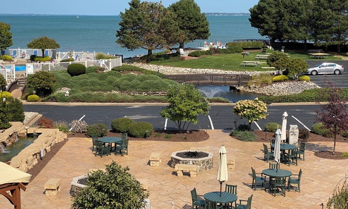 Port Clinton Condo | Fabulous two bedroom loft with lake view. Pool opens Mothers Day weekend