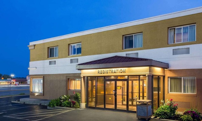 Williamsville Hotel | Fairbridge Inn Express Buffalo Airport Williamsville