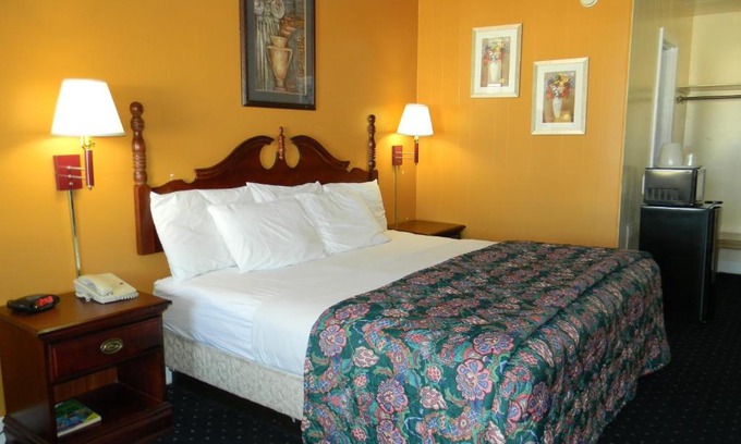 Roanoke Rapids Hotel | Fairfax Motel