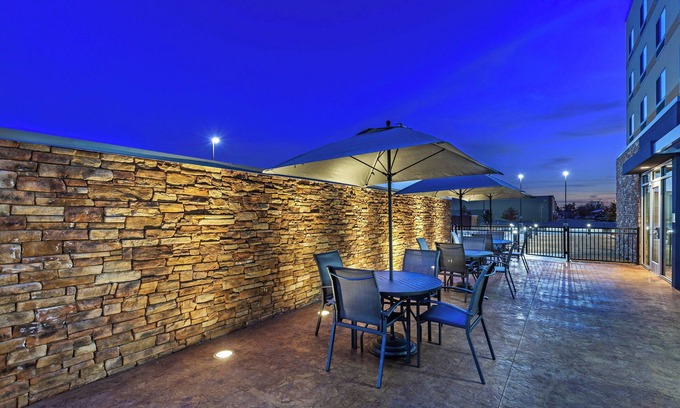 Catoosa Hotel | Fairfield Inn & Suites by Marriott Tulsa Catoosa