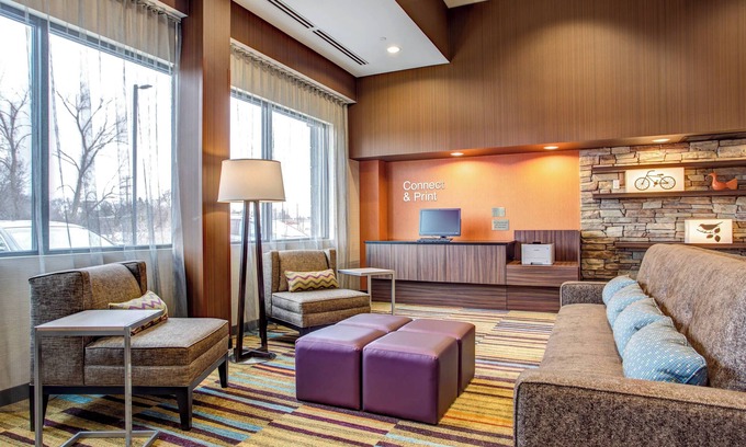 Holyoke Hotel | Fairfield Inn & Suites Springfield Holyoke