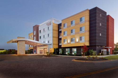 Locust Grove Hotel | Fairfield Inn & Suites Locust Grove I-75 South