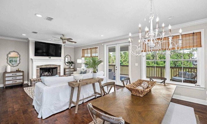 Fairhope House | Fairhope Riverhouse/Waterfront/Private pier/Large back porch/Great for families, sleeps 12