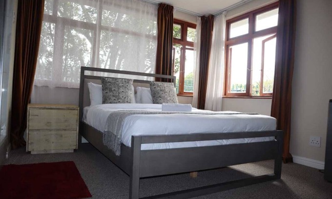 Goodwood Cabin | FAIRSTAY LODGE- SELF CATERING ACCOMMODATION IN PAROW CAPE TOWN
