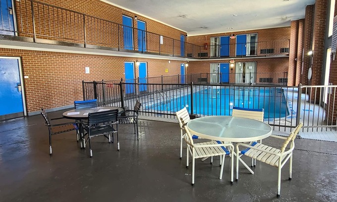 Jonesboro Hotel | Fairview Inn & Suites