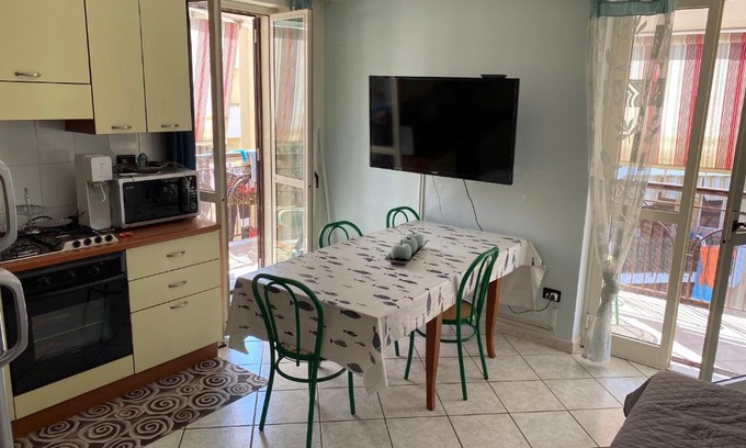 Falerna Apartment | Falerna Marina Torre Lupo Fronte Mare - Da Nino