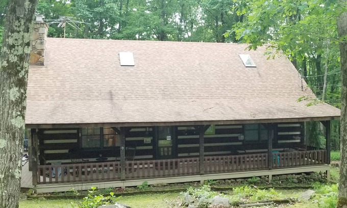 Terra Alta Cabin | FALL AWAY FERN CABIN - Hand-Hewn Log Cabin w/ Modern Touches