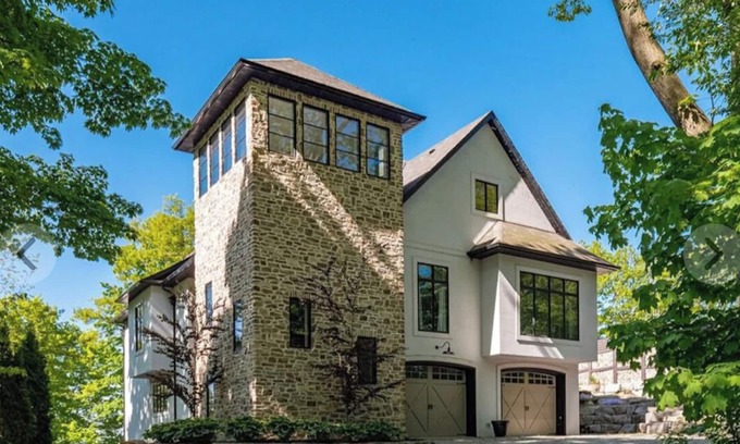 Wainfleet House | Fall Getaway- Luxe Lake House Private beach, lush greenery, family friendly .