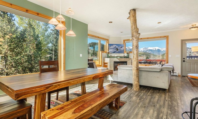 Summit Cove House | Fall into Savings! 15% Off Until Oct 31 - Book Now!