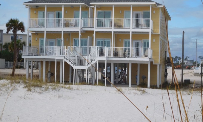 Ono Island House | Fall into Savings — Your Beach Escape Awaits! Beach House & Pool: Sleeps 11.