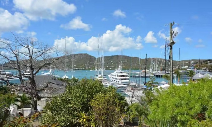 Falmouth Apartment | Falmouth Beach D2 lovely ocean view