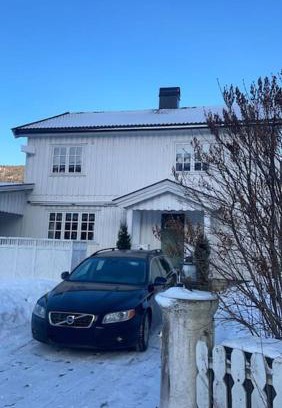 Vikberget House | Familievennlig fritidsbolig i hjertet av Flå, perfekt for besøk i Bjørneparken