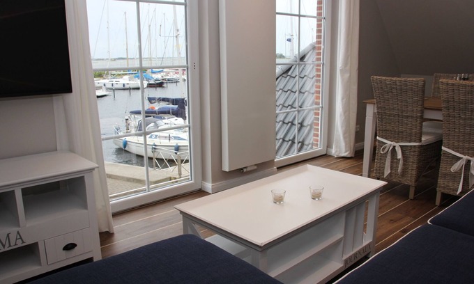 Lemkenhafen Apartment | Family apartment - balcony with great harbor views