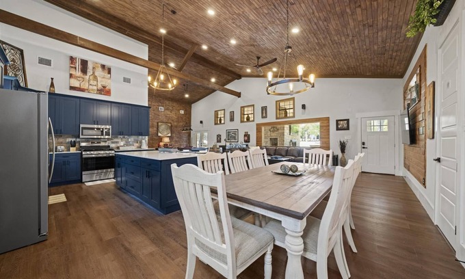 Wimberley Apartment | Family/event Retreat Sleeps 28 Amenities Galore