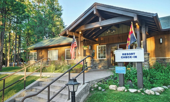 Pinetop Resort | Family Friendly Condo w/Fireplace, Resort Pool, Full Kitchen & Balcony