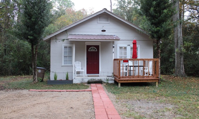 Mobile Cottage | Family friendly cottage w/firepit for roasting marshmallows with the kiddos