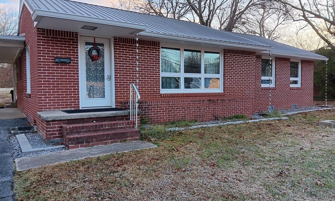 Dresden House | Family Friendly Fully Renovated Quiet House