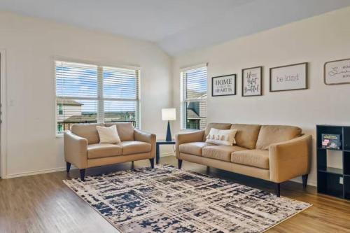 Hutto House | Family Friendly - Private - Spacious - Modern - Pool