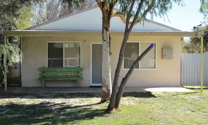 Lancelin House | FAMILY FUN TIMES a skip from the BEACH 💦