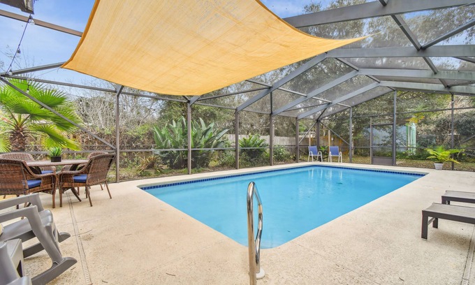 St. Augustine South House | Family HEATED POOL mins to dt/ beaches/inlet, 2 boat drops, pets ok