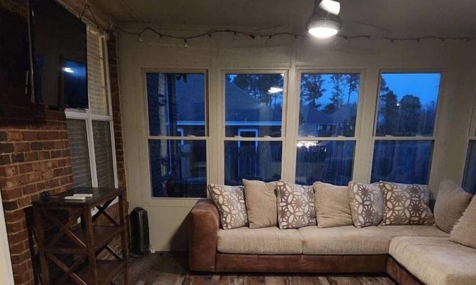 Millbrook House | Family home located minutes away from Montgomery.
