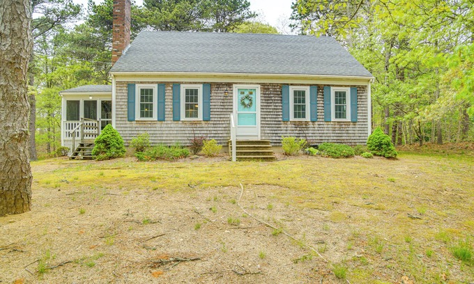 North Eastham House | Family Home on Cape Cod: Walk to Cooks Brook Beach