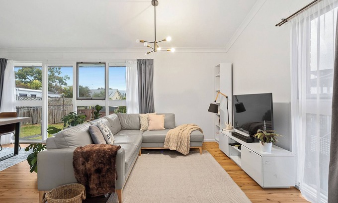 Kanahooka House | Family Home with Views - Kanahooka