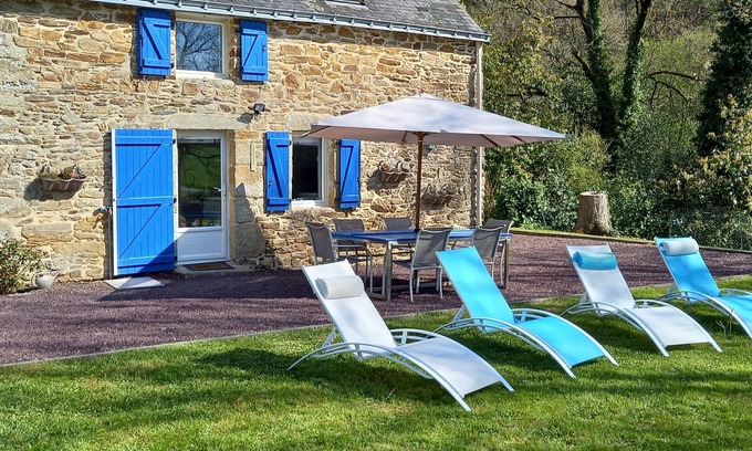 Peaule House | Family house in a quiet area