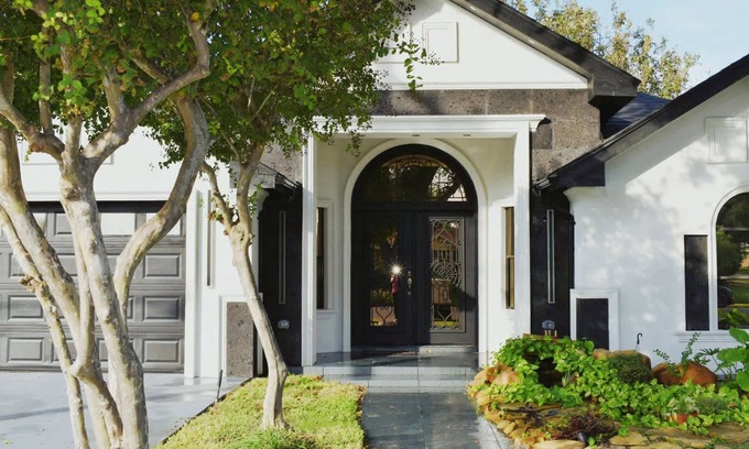 McAllen House | Family Luxury Home With Pool in Mcallen Near by Hospitals and Stores