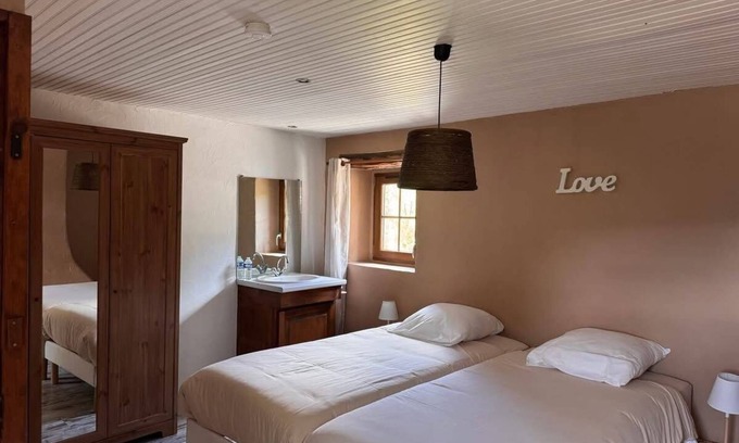 Ventalon-en-Cevennes House | Family Room, "La Ribambelle" – Spa and Pool Access