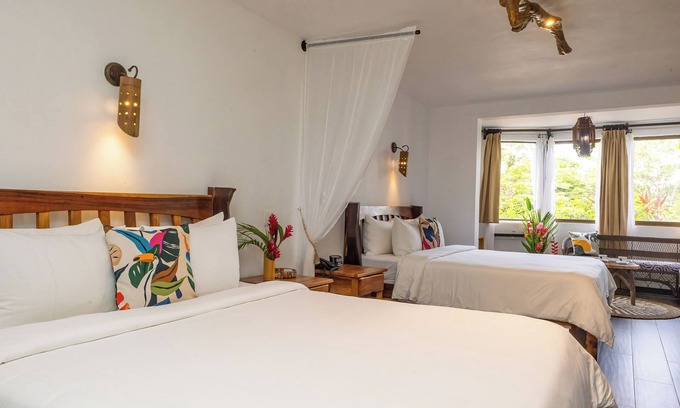 Manuel Antonio Hotel | Family-Sized Condo in Manuel Antonio – Perfect Central Location!