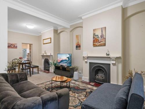 Ultimo House | Fancy 4 BR House with Parking - ICC&Darling Harbour-8 mins walk
