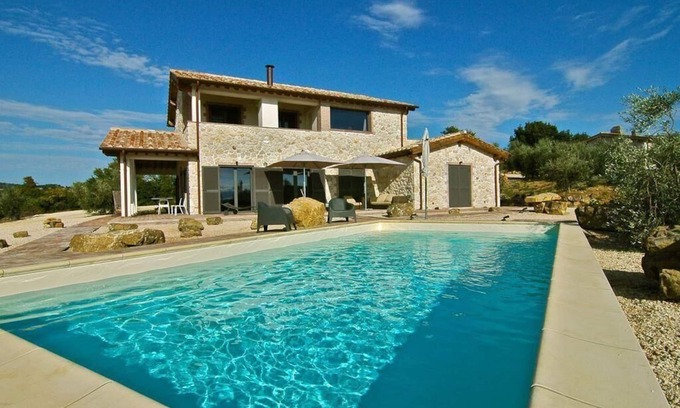Manciano House | Fantastic property with swimming pool near the sea