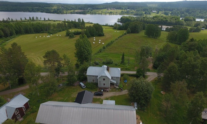 Hällfors House | Farm with lake view/Lake view farm house