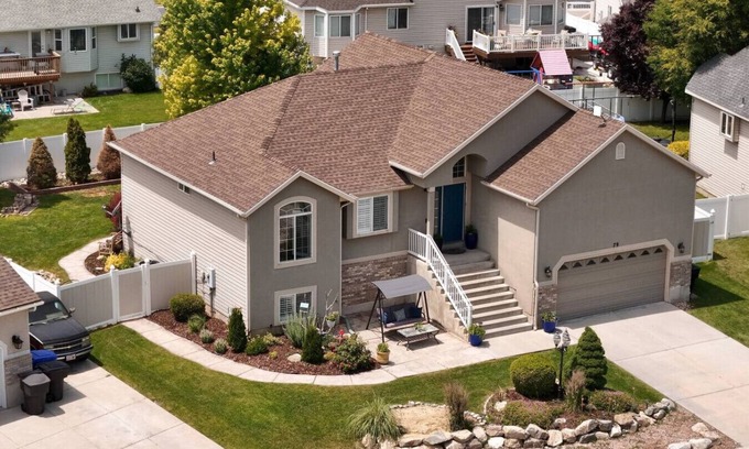 Farmington House | Farmington Gem, fenced yard, sleeps 6