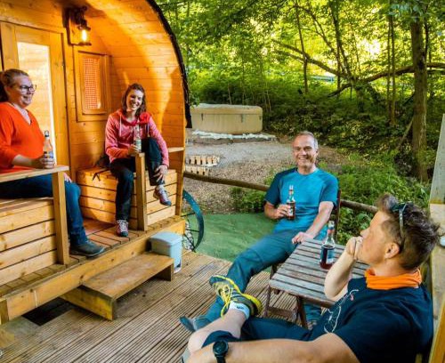 Kirchensittenbach Other | Fasshotel Westernwagen, beheizt 2-3 Personen