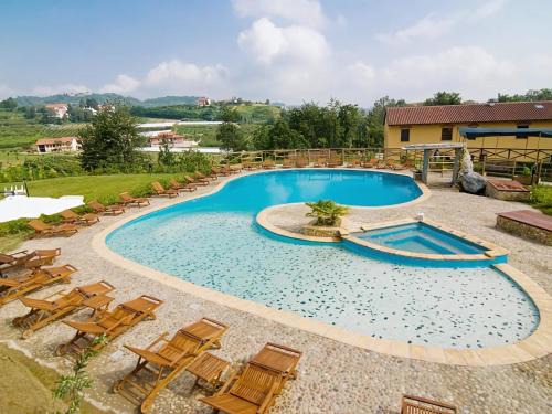 Sommariva Perno Villa | Fattoria Delle Vignole