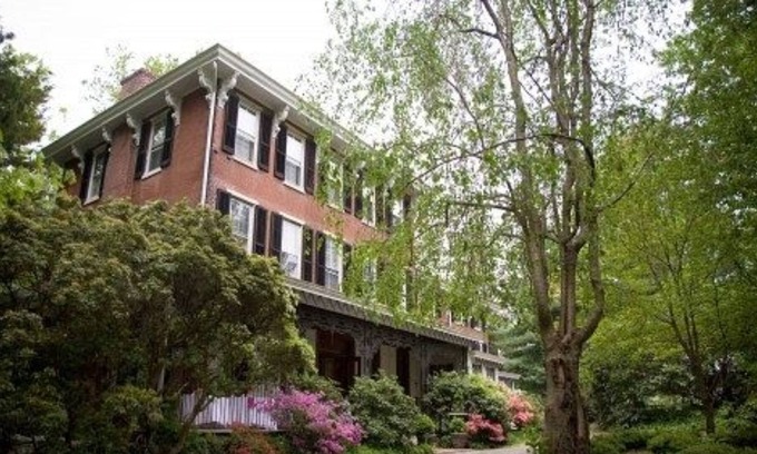 West Chester Bed & Breakfast | Faunbrook Bed & Breakfast