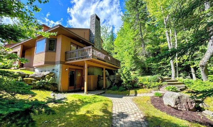 Bretton Woods House | FC43 Renovated cozy spacious cottage with AC air hockey wifi close to ski trails