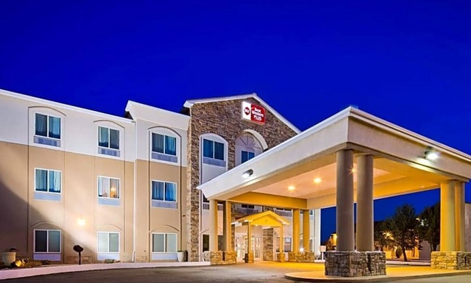 East Las Vegas Apartment | Featuring an indoor swimming pool and hot tub .