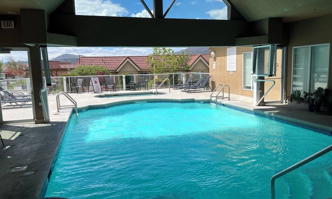 North End Condo | Feel at home in our Pool Level king Casa at Discovery Bay Resort.