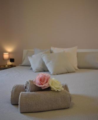 Cardano al Campo Apartment | Felice House