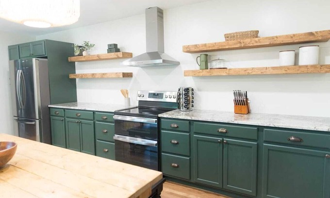 Wade Hampton House | Fenced In|10 Min To DT|Sleeps 14|Walk In Shower