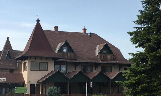 Balatonfenyves Hotel | Fenyves Hotel