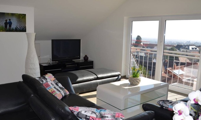 Neustadt-Hambach Apartment | Ferienwohnung im Seminargarten - Appartement/fewo, Dusche und Bad, WC, Nichtraucher