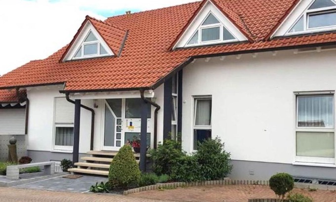 Wachenheim an der Weinstrasse Apartment | Ferienwohnung Weiß Wachtenburg