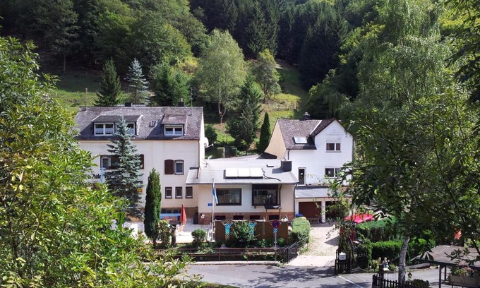 Sauerthal Villa | Ferien und Selbstversorgerhaus für Gruppen Sauerthaler Hof - Loreley