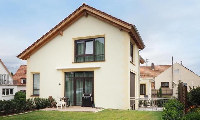 Neustadt-Hambach House | Ferienhaus Alte Glaserei
