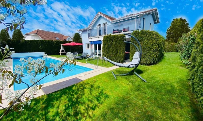 Dottikon House | Ferienvilla "Leons Holiday Homes"